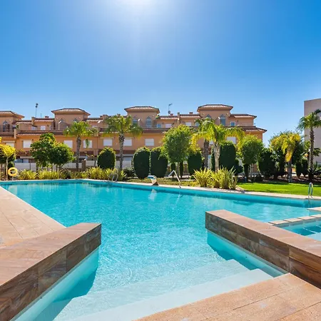 Luxusni Ve Spanelsku, Cabo Roig *