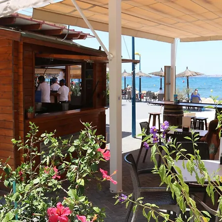 Luxusni Ve Spanelsku, Cabo Roig